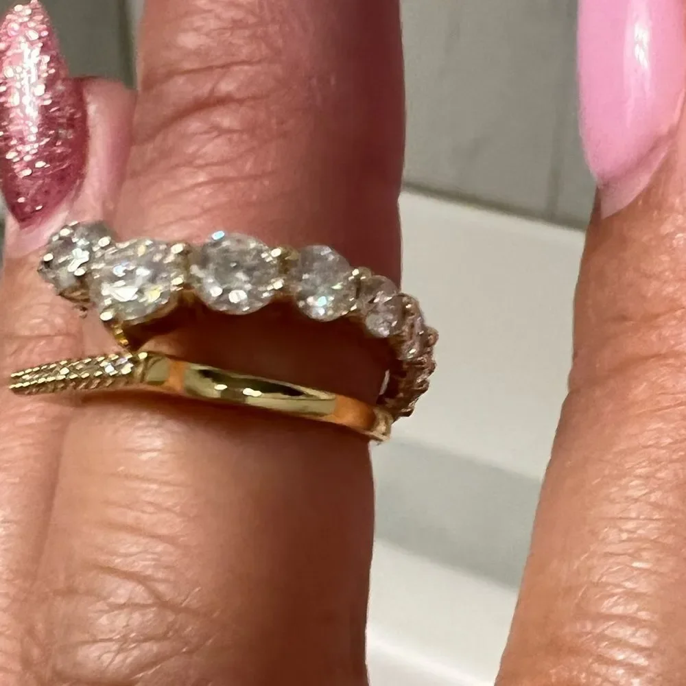 Chevron V shape sparkling 2ct tw stone wedding band!